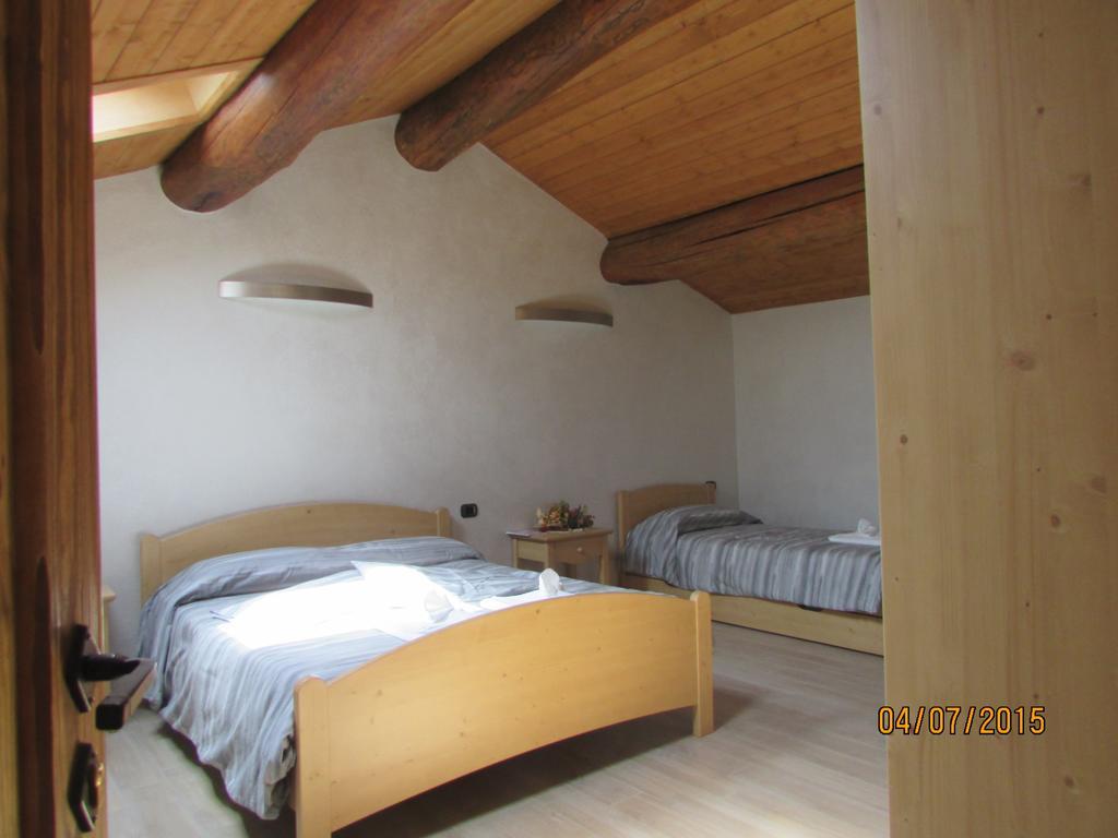 Locanda Il Campo Della Quercia San Damiano Macra Δωμάτιο φωτογραφία